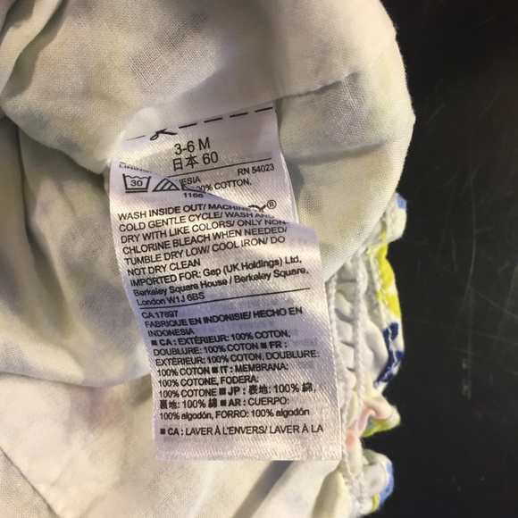 GAP Baby Floral Romper Pintuck 3-6M - Picture 7 of 8